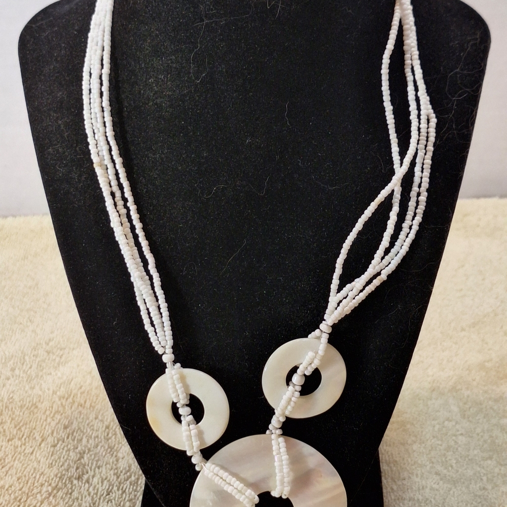 Elegant White Seed Beaded With Mother Of Pearl Centerpiece Necklace Set - Picture 2 of 8